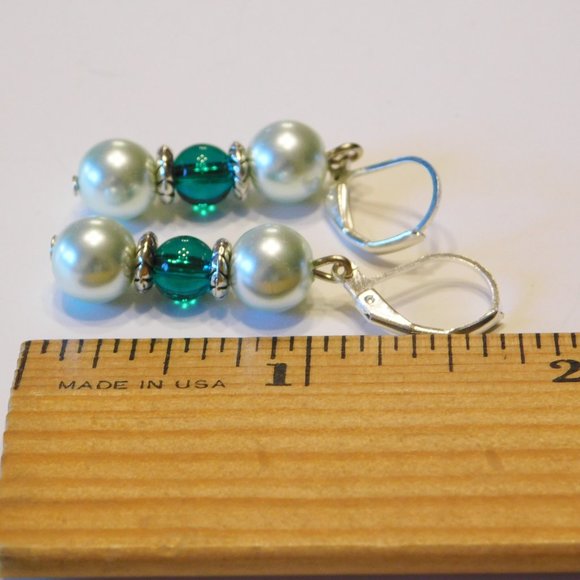 Handmade Green Glass Beaded Stretch Bracelet with Heart Charm & Earrings… - Picture 3 of 3